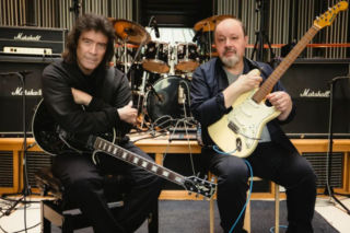 Dwóch legendarnych progrockowych gitarzystów zapowiedziało wspólny album. Fani mocno na to czekali!