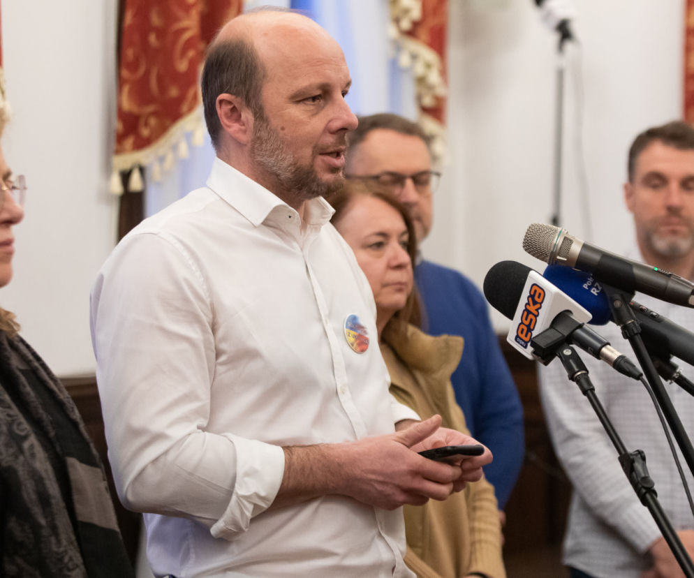„Chęć pomocy Ukraińcom jest cudowna, ale najważniejsza jest ich rejestracja”. Prezydent Fijołek apeluje do mieszkańców