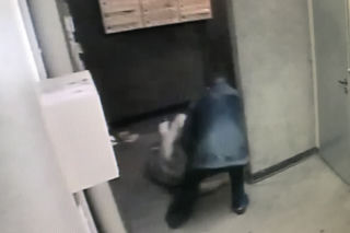 Młody chuligan skatował siedemdziesięcioletnią mieszkankę Będzina