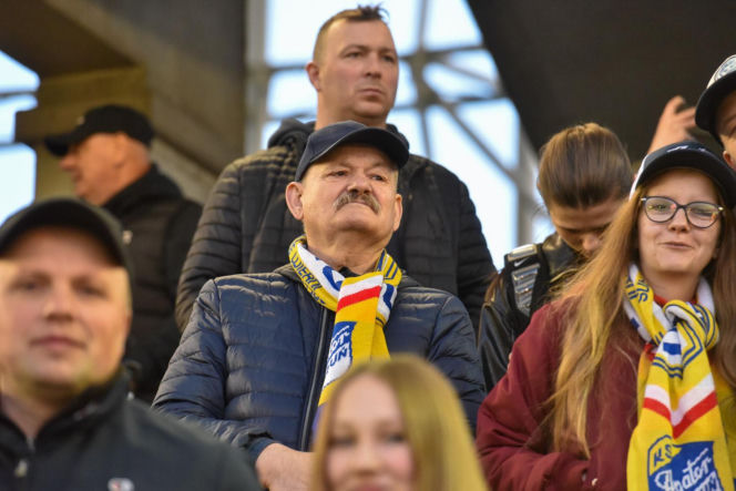 PRES Grupa Dewloperska Toruń - Abramczyk Polonia Bydgoszcz, zdjęcia kibiców i zawodników z pożegnania Adriana Miedzińskiego