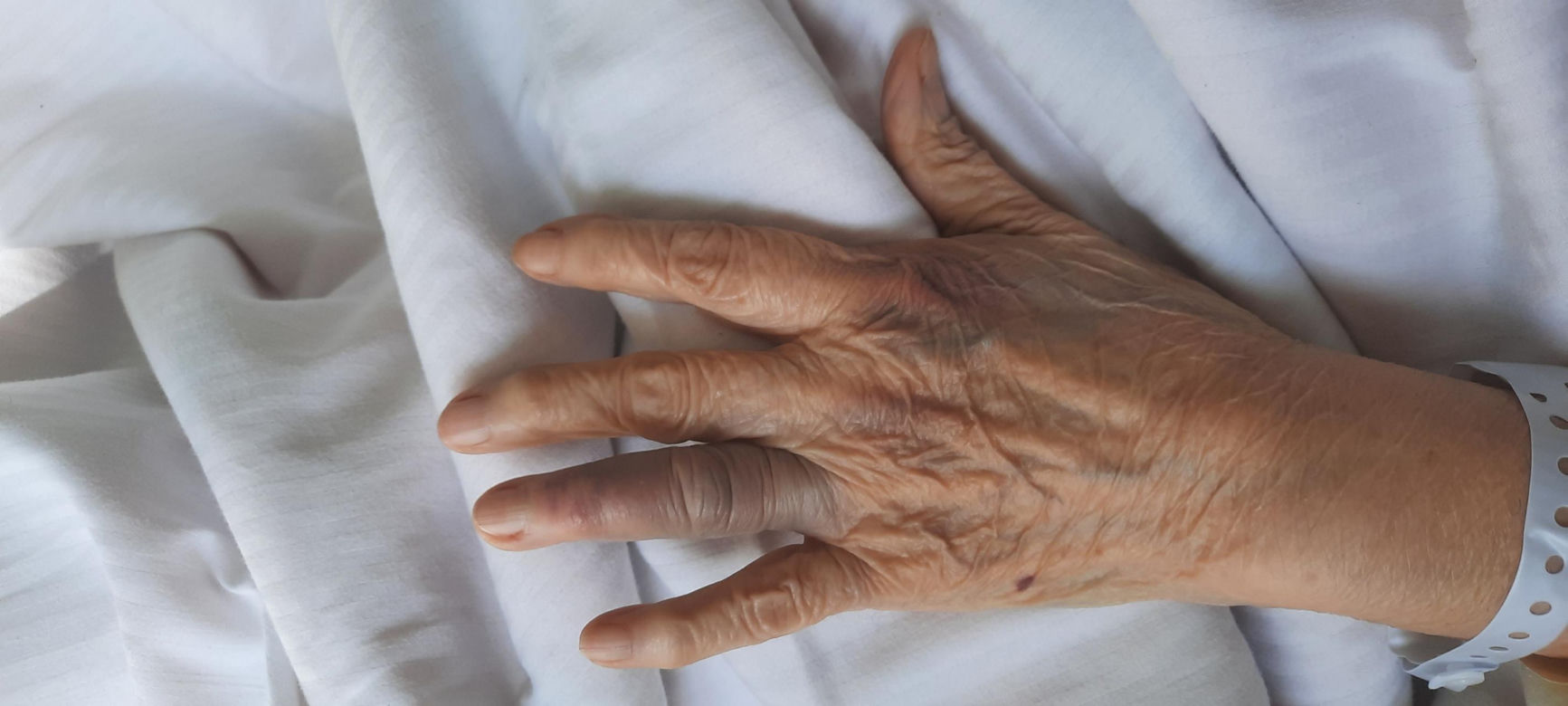 92-letnia Maria z Warszawy ofiarą bestialskiego ataku. „Zrujnował kobiecie starość za 300 zł”