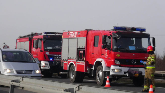 Tragiczny wypadek na S7. Skuterzysta roztrzaskał się o barierki