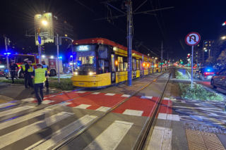 Dramat w Warszawie. Kobieta wtargneła pod tramwaj
