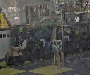 Bartosz Żukowski na siłowni