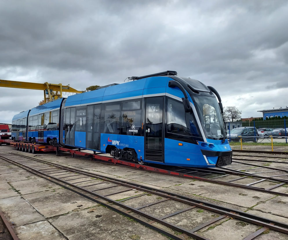 Dodatkowe linie MPK Wrocław na Wszystkich Świętych. Jak dojechać na wrocławskie cmentarze? 