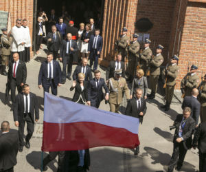 Przejście prezydenta RP z archikatedry do Zamku Królewskiego