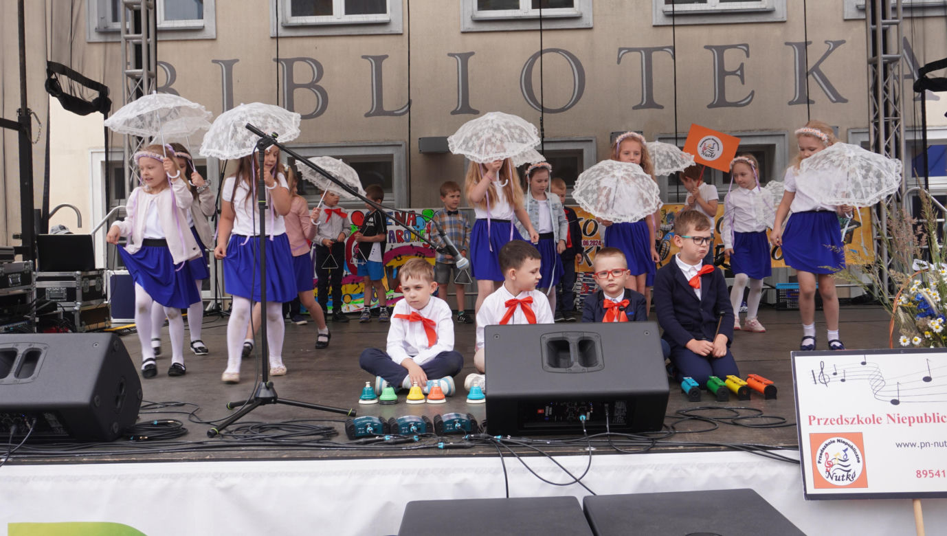Dni Muzyki 2024  w Olsztynie. Stare Miasto opanowali miłośnicy tańca i śpiewu. Zobacz zdjęcia!