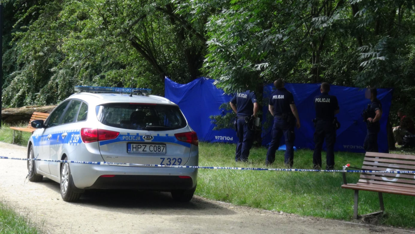 Nagie zwłoki kobiety w Parku Praskim. Doszło do brutalnego gwałtu i morderstwa?