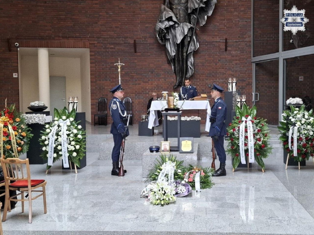 Żałoba wśród policjantów. Z honorami pożegnali kolegę, którego zabrała ciężka choroba