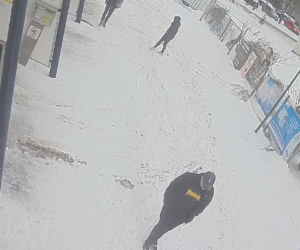 Katowice. Policja szuka mężczyzny, który zniszczył myjnię
