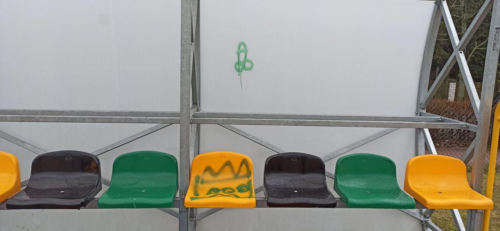 Zniszczenia na stadionie w Sokołowie Podlaskim