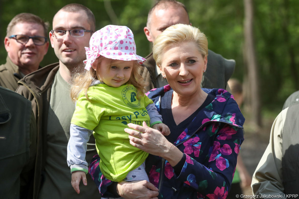 Agata Duda złapała za łopatę. Pierwsza dama jakiej nie znacie
