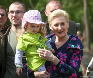 Agata Duda złapała za łopatę. Pierwsza dama jakiej nie znacie