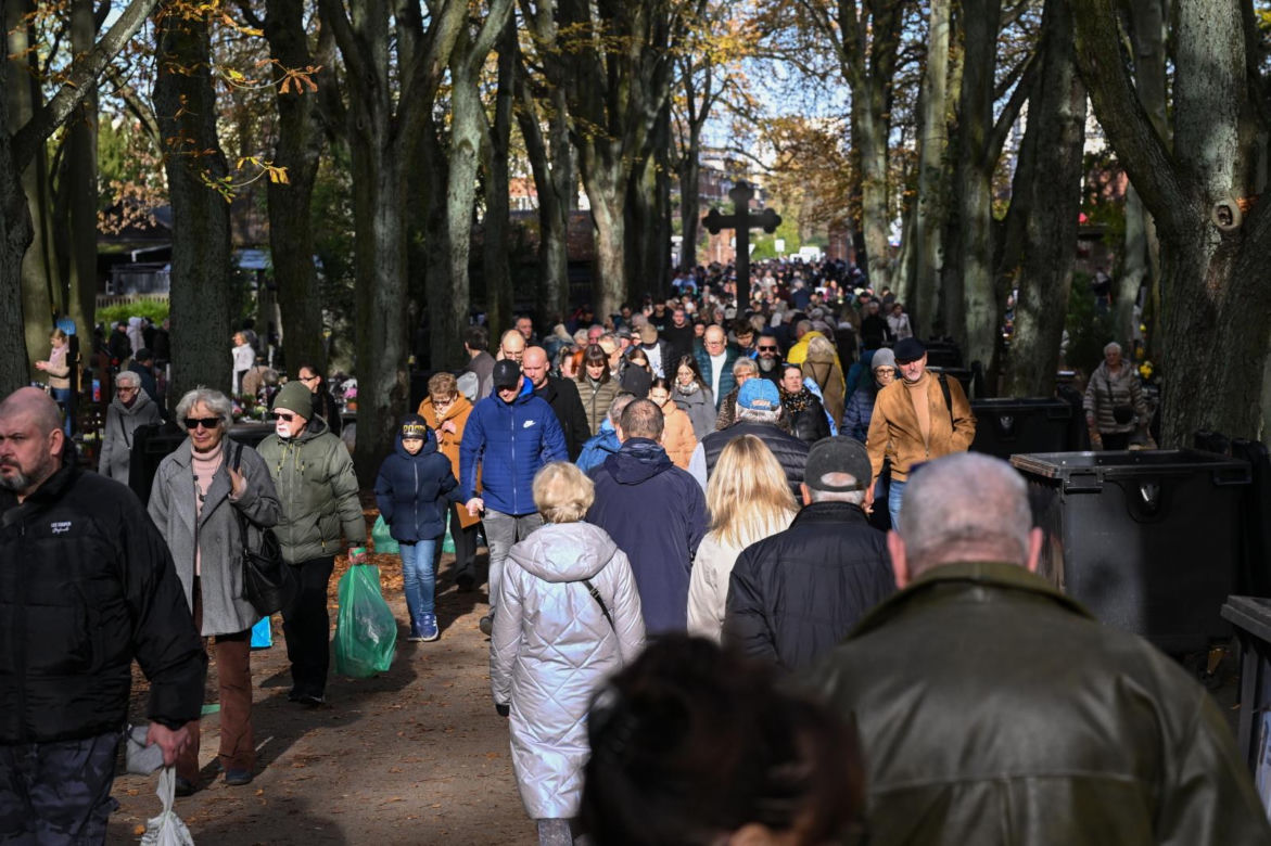 Cmentarze w Polsce 1 listopada