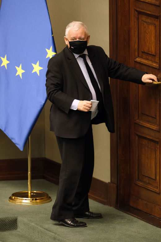 Kaczyński zarabia 25 tys. a Czarnek 17 tys