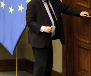 Kaczyński zarabia 25 tys. a Czarnek 17 tys