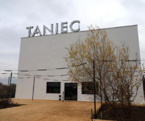 „Biały klocek” z Niemiec w nowej roli. Siedziba MSN-u stała się Pawilonem Tańca