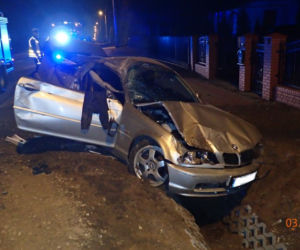 Rybnik: Testował swoje nowe BMW. Uderzył w latarnię i wpadł do rowu