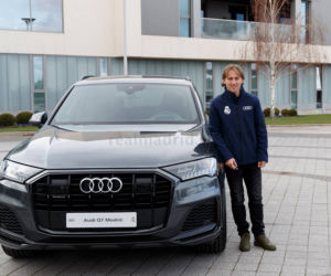 Piłkarze drużyny Real Madryt odebrali nowe samochody Audi
