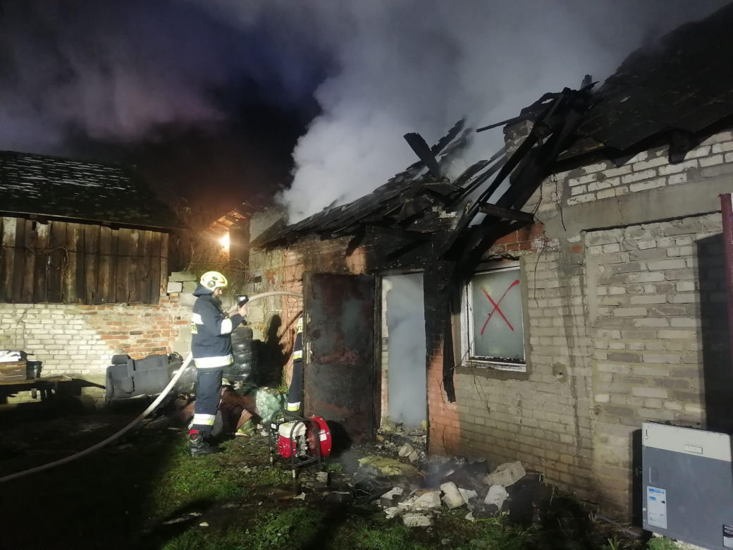 Lubelskie: Tragiczny pożar budynku gospodarczego. W środku znaleziono ciało mężczyzny