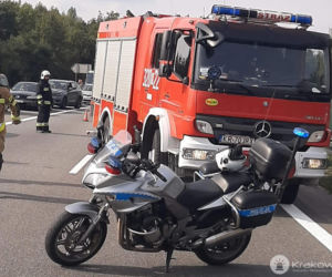 Horror na A4. Kobieta wyskoczyła z płonącego busa