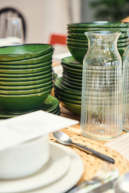 IKEA zaprasza do stołu i jedzenia nowościami i obniżonymi cenami