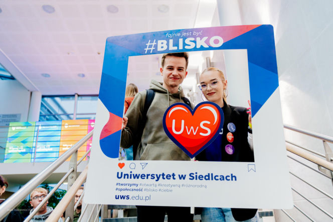 Tłumy młodych ludzi na kampusie. Dzień Otwarty 2025 na Uniwersytecie w Siedlcach za nami