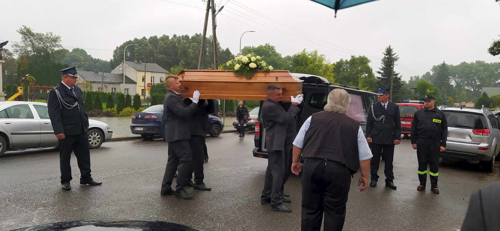 Marek konał w samotności na polu. To była straszna śmierć. Osierocił córeczkę