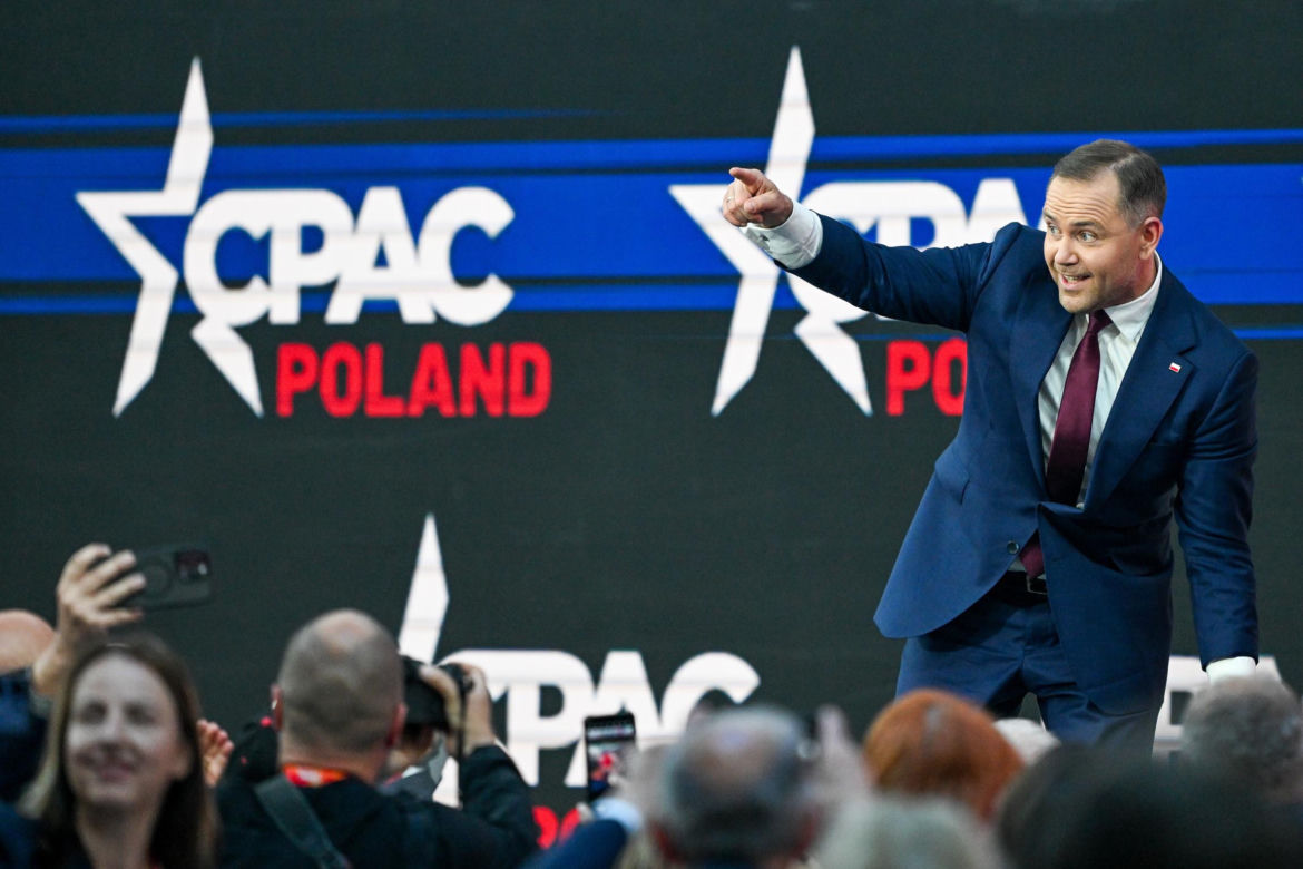 Jakimi samochodami jeżdżą kandydaci na prezydenta 2025? Sprawdziliśmy, co stoi w ich garażach!