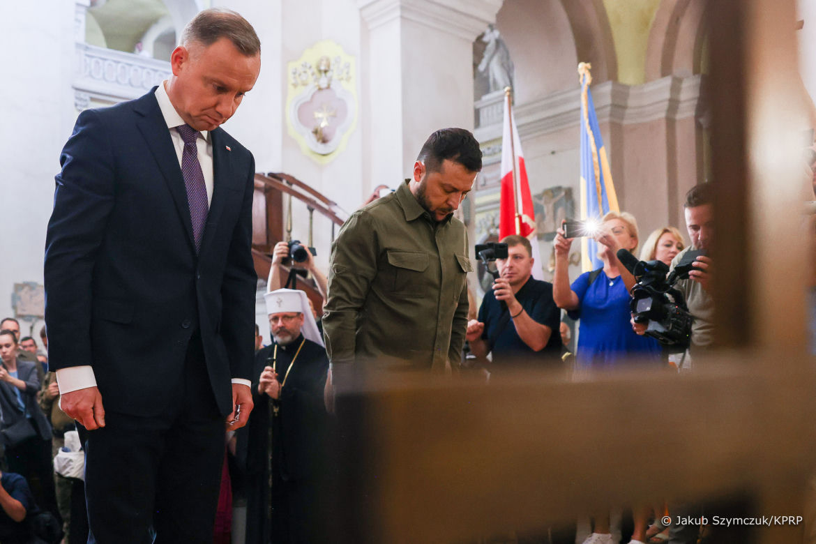 Prezydenci Duda i Zełenski  razem oddali hołd wszystkim niewinnym ofiarom Wołynia! Pamięć nas łączy! Razem jesteśmy silniejsi