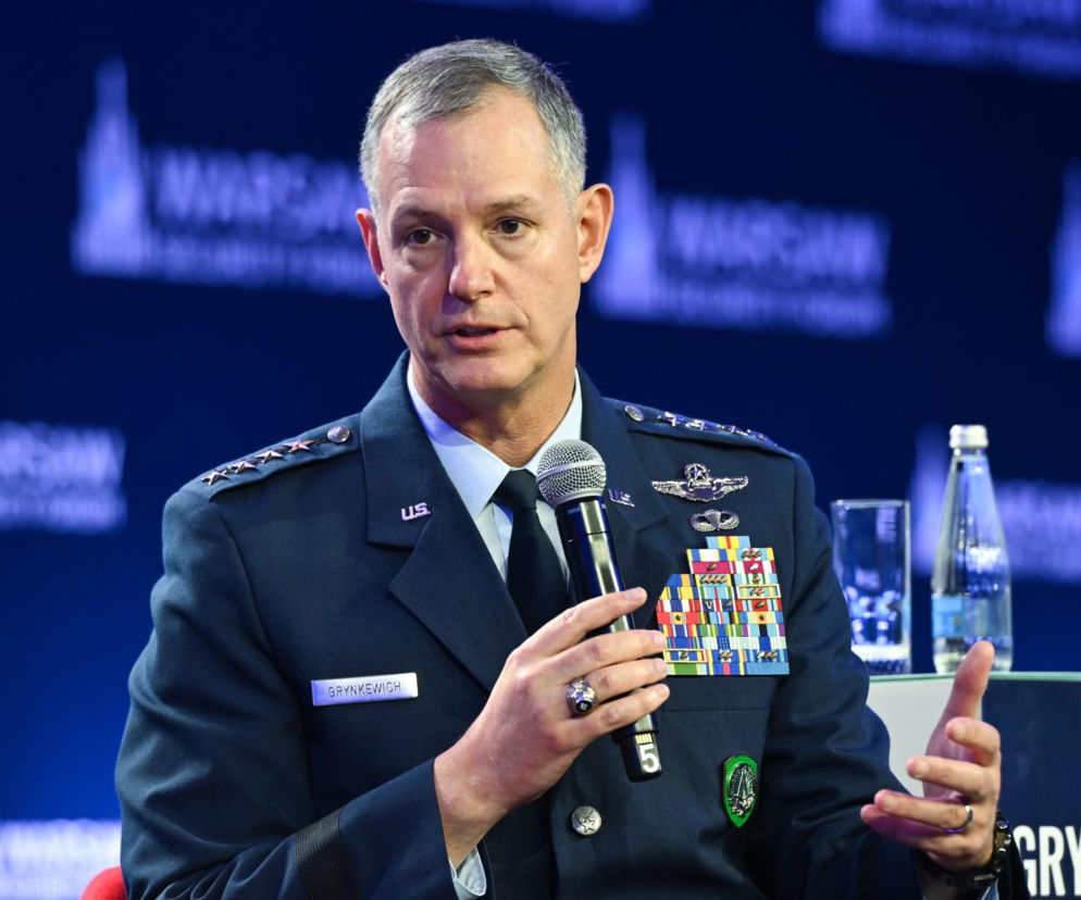 Generał Alexus Grynkewich podczas Warsaw Security Forum. O planie NATO na Rosję przeczytasz na SE Polityka.