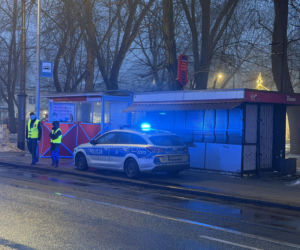 Na pomoc było za późno. Tajemnicza śmierć na przystanku w Warszawie