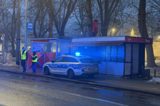 Na pomoc było za późno. Tajemnicza śmierć na przystanku w Warszawie