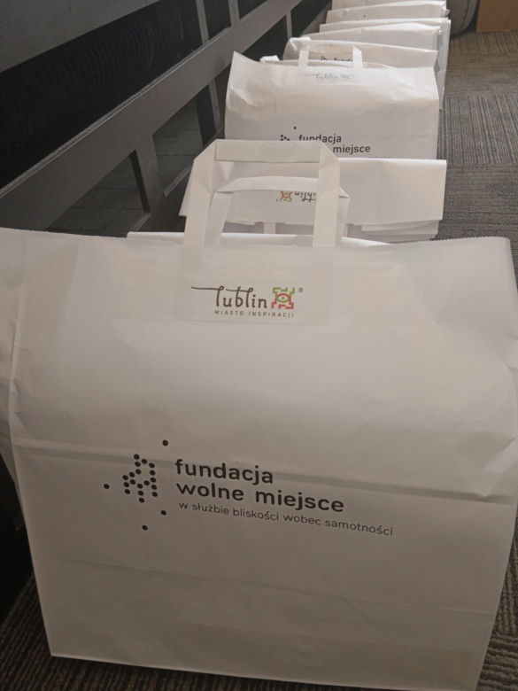 Wielkanoc bez samotności. Pomoże Fundacja Wolne Miejsce
