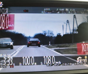 Pomylili miasto z autostradą. W terenie zabudowanym gnali z prędkością ponad 100 km/h
