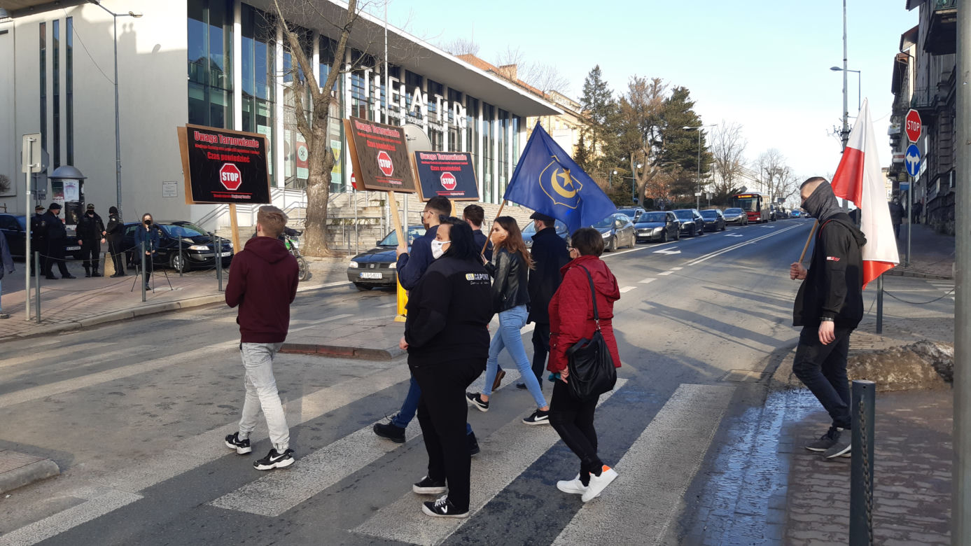 Stop podwyżkom za wodę! Uliczny protest mieszkańców Tarnowa