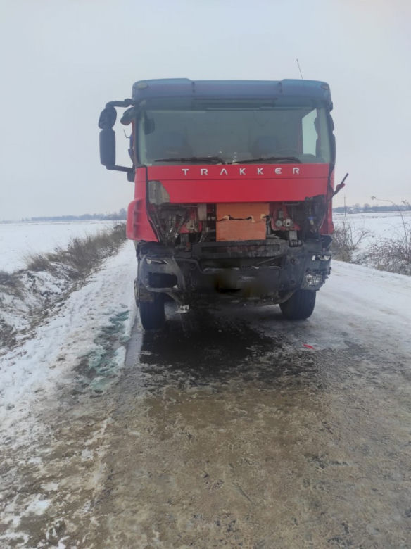 Makabra pod Płockiem! 37-latka i jej pasażer zginęli w zmiażdżonym oplu [ZDJĘCIA]