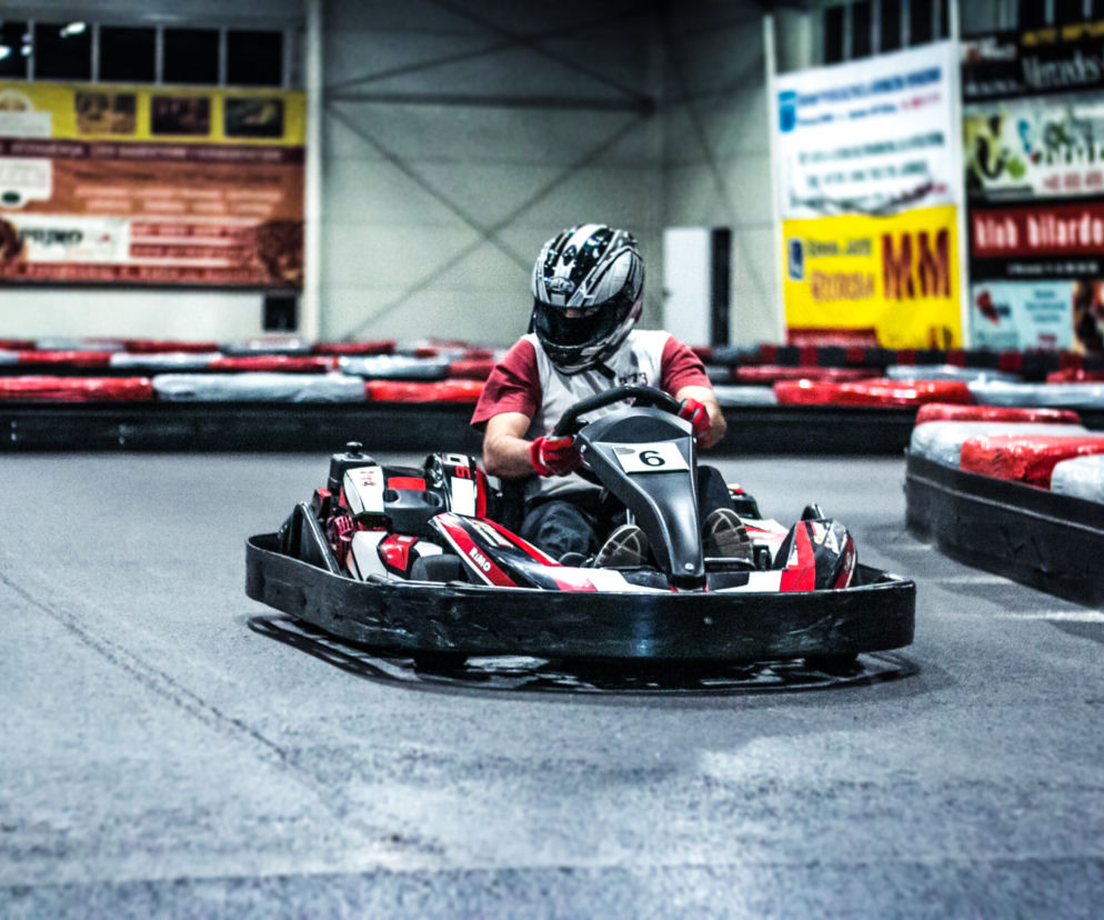 Tego lata poczuj się jak kierowca Formuły 1! Tor e1gokart w Kielcach gwarantuje wyścigi, adrenalinę i emocje