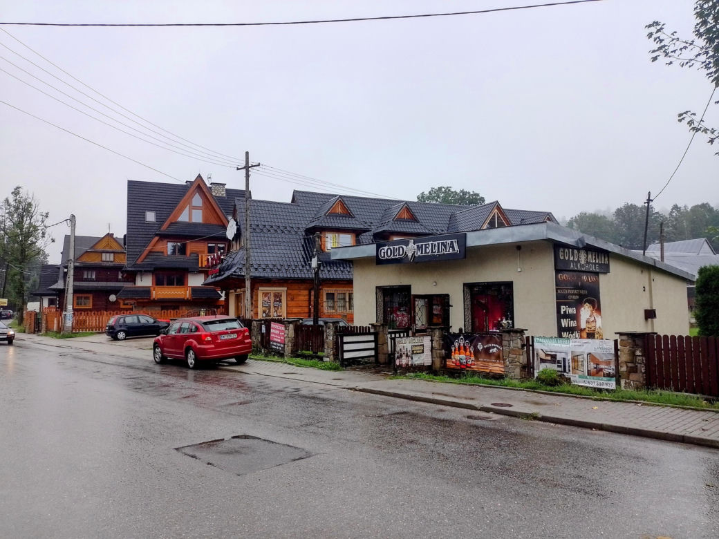 Była popularniejszym kurortem niż Zakopane. To jedna z najpiękniejszych wsi w woj. małopolskim
