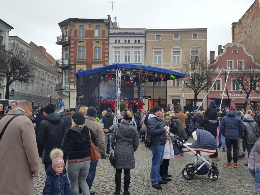 Ekstremalne Mikołajki z NGO w Lesznie przyciagnęły tłumy mieszkańców