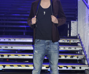 Tak na początku kariery wyglądał Piotr Kędzierski. Dziś trudno go rozpoznać na starych zdjęciach