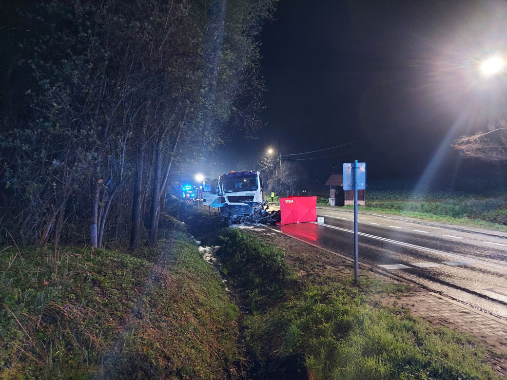 Tragedia w miejscowości Stara Słupia. W wypadku zginęły cztery osoby