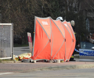 Zignorowała opuszczone rogatki, z torów zmiótł ją nadjeżdżający pociąg. Dramat w Jasiennicy Mazowieckiej