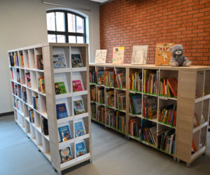  Filia nr 7 Miejskiej Biblioteki Publicznej na placu Matki Teresy w Szczecinie, 9 bm. Biblioteka powstała w XIX-wiecznym odrestaurowanym budynku przy pl. Matki Teresy z Kalkuty