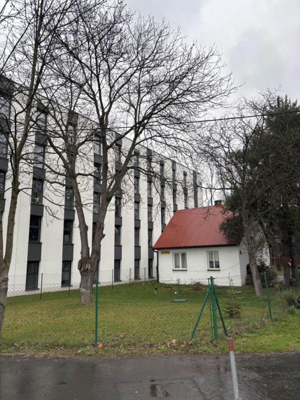 Dom przy ul. Jutrzenka 4 w Krakowie i sąsiedni akademik