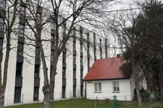 Dom przy ul. Jutrzenka 4 w Krakowie i sąsiedni akademik
