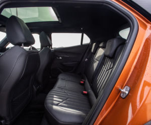 Peugeot 2008 GT Line vs Renault Captur Intens
