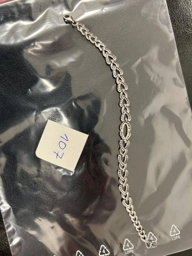 Rozpoznajesz te błyskotki? Policja poszukuje właścicieli bizuterii i kosztowności