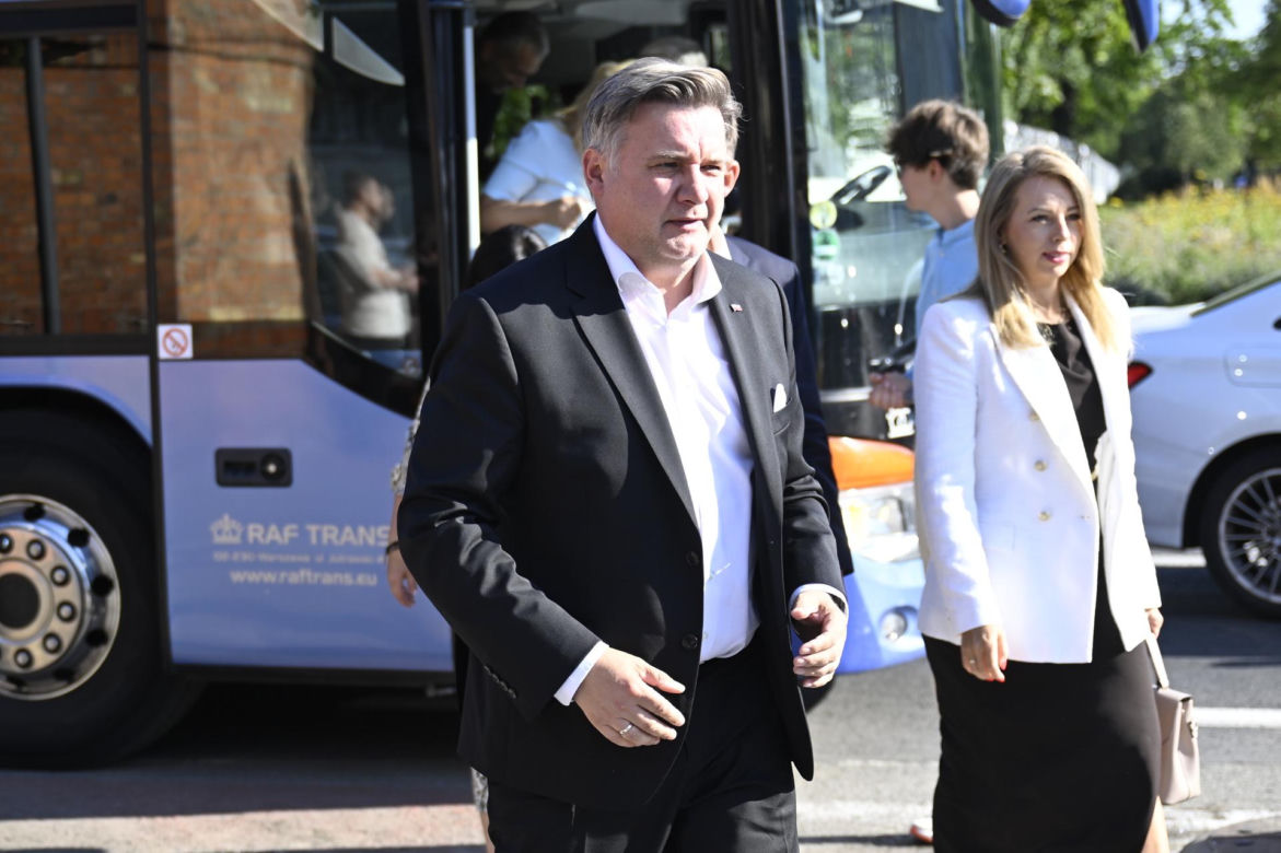 Kaczyński zwołał ważne posiedzenie PiS. Politycy już zjeżdżają na Nowogrodzką