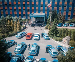 Śląska policja ma nowe hybrydowe Toyoty Corolle i szybkie Kie Stinger